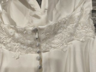 Vestido de Novia Blanco con Cola y Velo