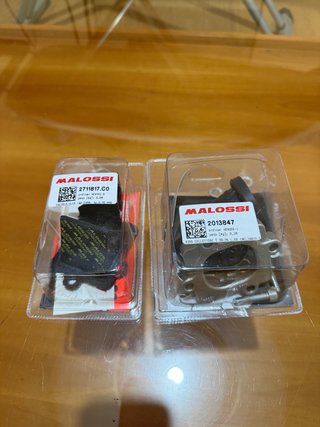 Caja de láminas VL14 y tobera Malossi 360