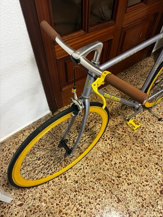 Bicicleta Fixie Amarilla y Gris