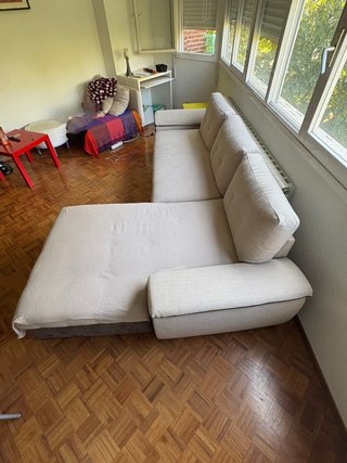 Sofá cama beige y marrón
