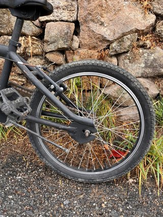 Bicicleta BMX Negra y Naranja