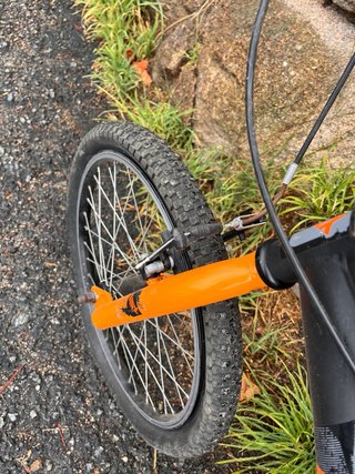 Bicicleta BMX Negra y Naranja