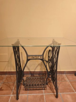 Mesa Singer Vintage con Cristal