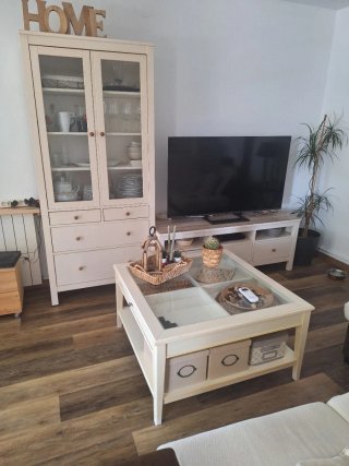 Mueble de salón blanco