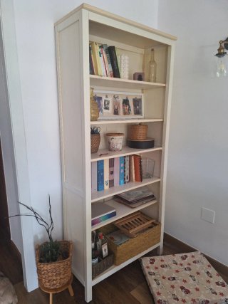 Mueble de salón blanco