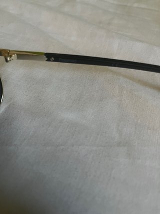 Gafas de sol plateadas y azules