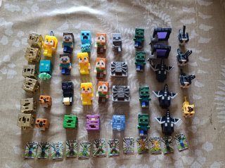 Figuras Minecraft Kinder Joy Colección