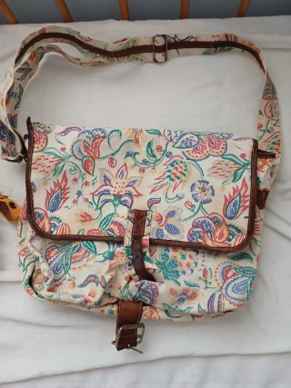 2 Bolsos Kickers Lienzo Multicolor y Amarillo