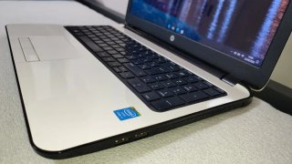 Portátil HP i7 8GB RAM Win 11 Pro + Office 2024