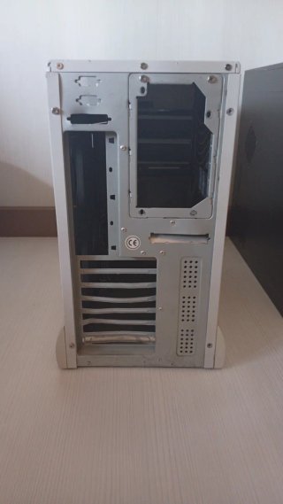 Torre de Ordenador Beige