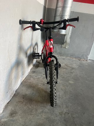Bicicleta infantil roja Btwin