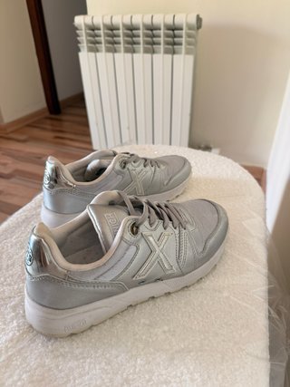 Zapatillas Munich Mujer Plata