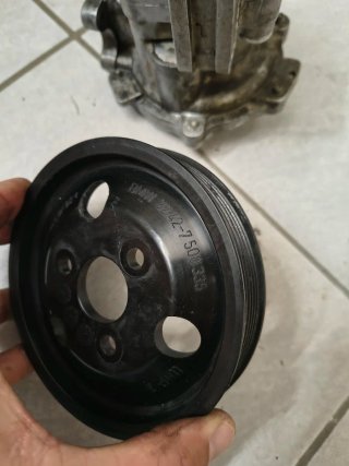 Pompa servosterzo BMW ZF 7614955107