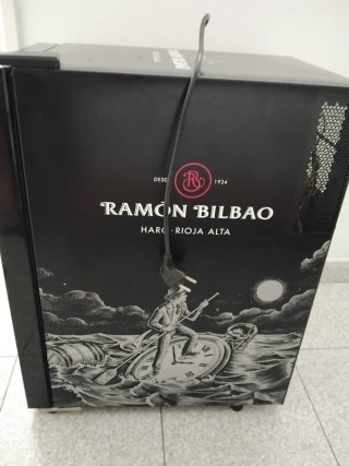 Vinoteca Cave Vinum 18 botellas