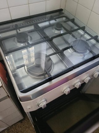 Cocina de gas blanca