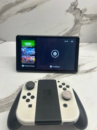 Nintendo Switch OLED Nero e Bianco