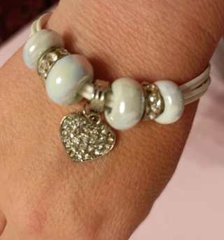 Braccialetto con ciondolo a cuore strass