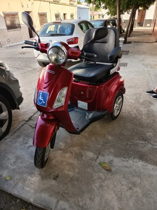 Moto adaptada minusválidos y movilidad reducida