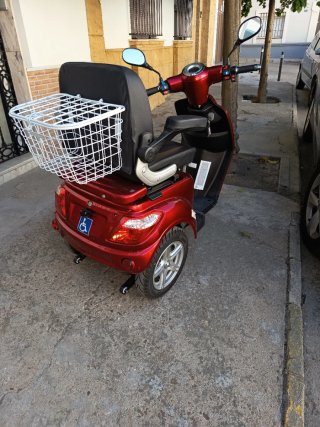 Moto adaptada minusválidos y movilidad reducida