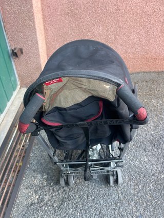 Carrito de paseo Maclaren rojo y negro