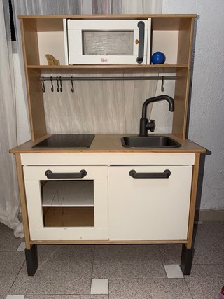 Cocinita de madera para niños