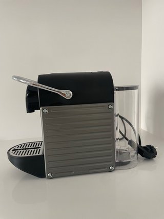 Macchina da caffè Nespresso Pixie nera