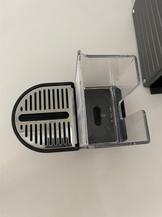 Macchina da caffè Nespresso Pixie nera