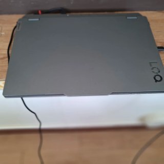 Lenovo LOQ Portátil Gris
