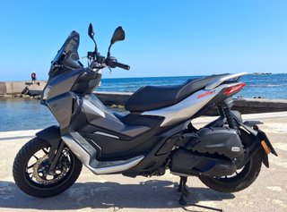 Aprilia SR GT 125 2022