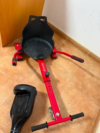 Hoverboard con asiento rojo