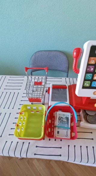 Caja registradora de juguete con accesorios