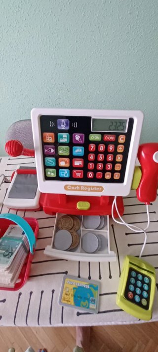 Caja registradora de juguete con accesorios