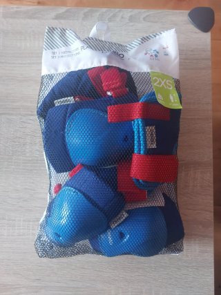 Set Protectores Bici Niños 2XS mas Casco