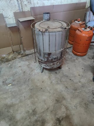 Estufa antigua de leña