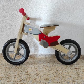 Bicicleta de equilibrio de madera