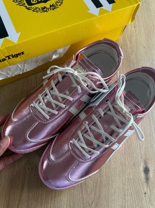 Zapatillas rosas y blancas