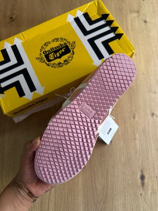 Zapatillas rosas y blancas