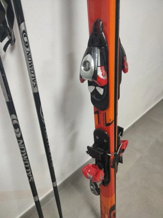 Esquís Salomon 170cm + Bastones