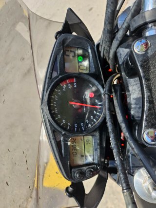 Suzuki GSR600 Naranja/Negra