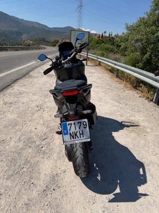 Honda X ADV 750 Negra/Roja