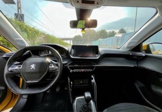 Peugeot 208 2021