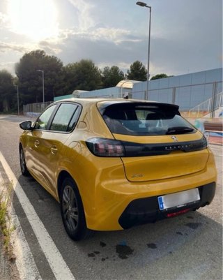 Peugeot 208 2021