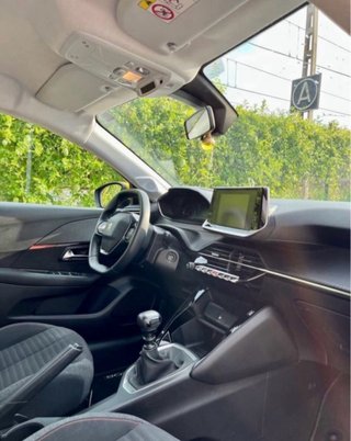 Peugeot 208 2021