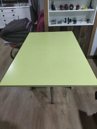 Mesa extensible de madera y metal