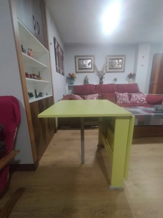 Mesa extensible de madera y metal