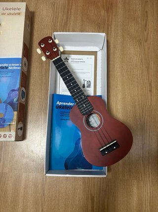 Ukelele Mundo Diver + Libro y CD