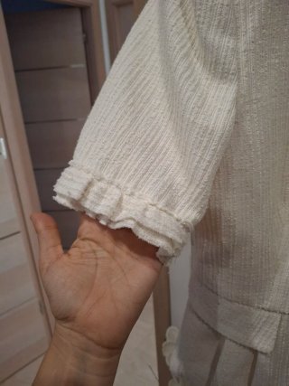 Traje Zara Chaqueta Peplum y Pantalón Volantes