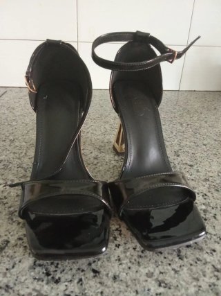 Zapatos de tacón negros