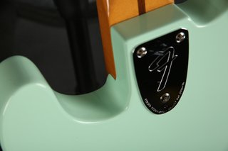 Fender Vintera II 70S Telecaster Bass Surf Green