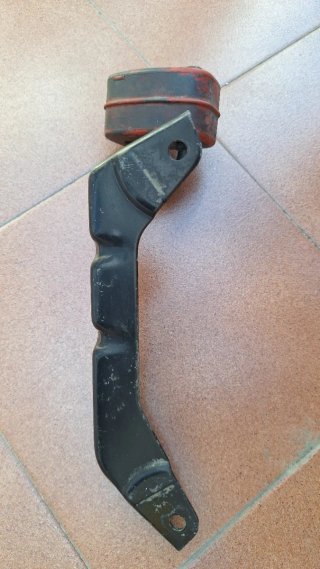 Soporte escape Audi S3 8L